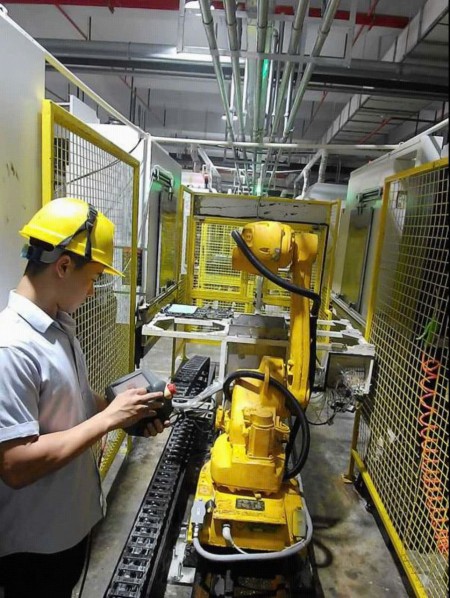Gặp gỡ cựu sinh viên Nguyễn Kim Quí trong chuyến công tác đầy ý nghĩa của Thầy, Cô khoa Điện Trường Đại học Công nghiệp Việt Trì